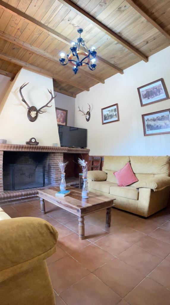 Casa Rural La Dehesilla Cazalla de la Sierra Bagian luar foto