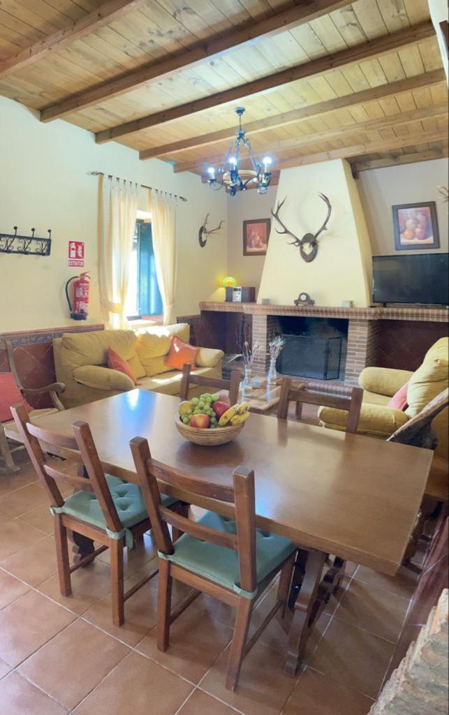 Casa Rural La Dehesilla Cazalla de la Sierra Bagian luar foto